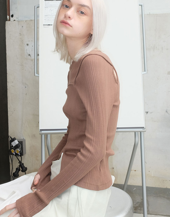 [TYPESERVICE] Back Slit Layered Top  _ Brown